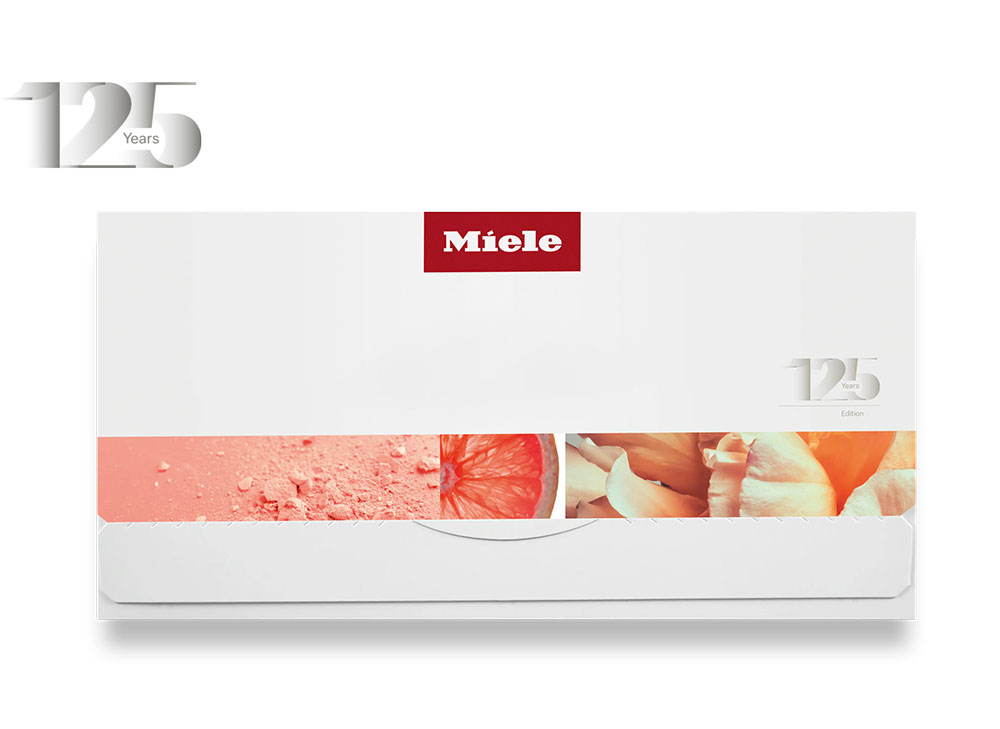 Набор ароматизаторов Edition125 FA J 371 L 3 шт. Miele в официальном магазине Miele в Кирове, доставка в пределах Кирова и России. Артикул 12518310. Лучшие цены, самый большой каталог в России, техника в наличии, быстрая доставка. Набор ароматизаторов Edition125 FA J 371 L 3 шт. Miele купить в Кирове | Всегда в наличии! | Артикул 12518310 | Официальный сайт